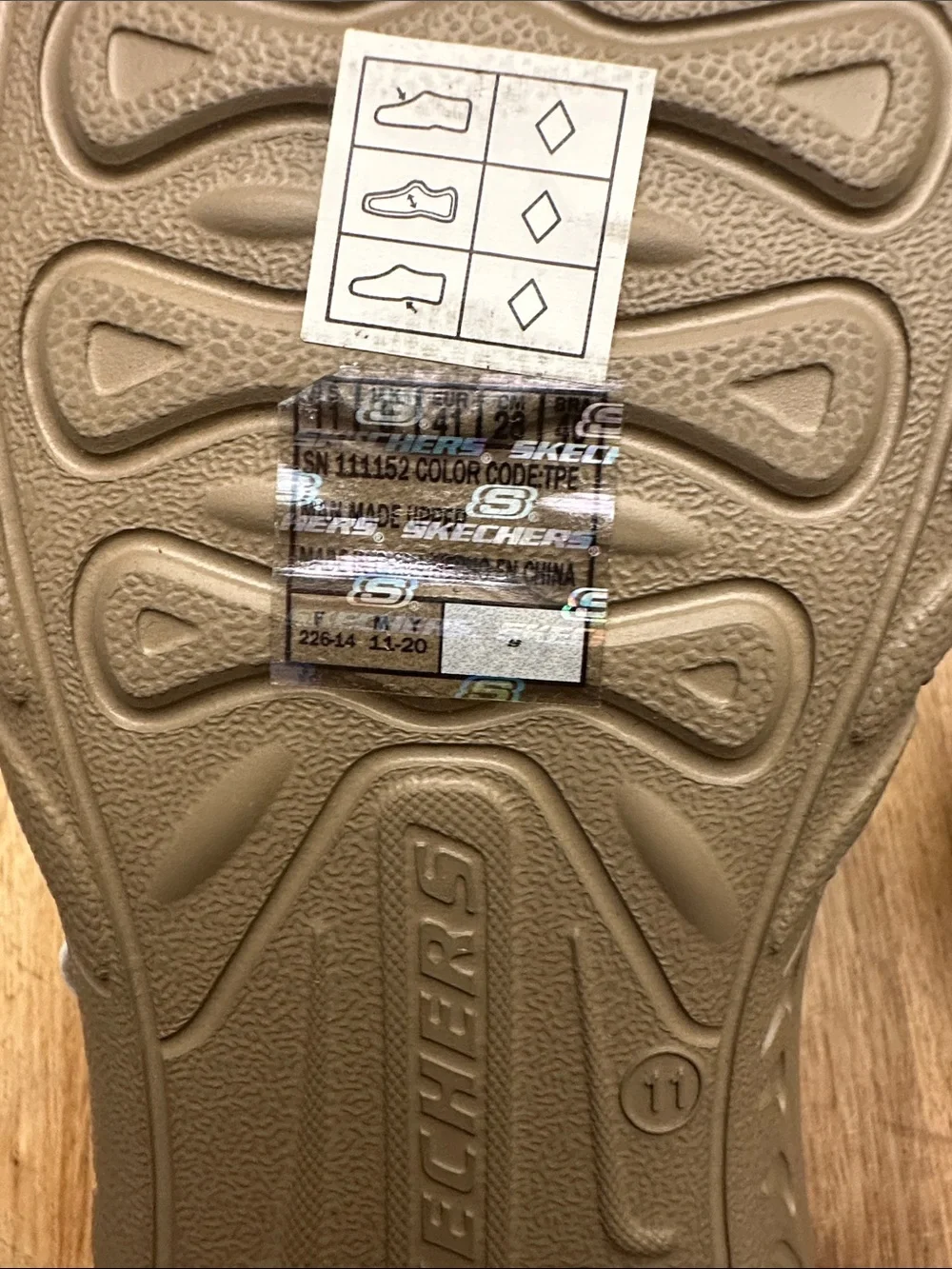 SKECHERS Reggae foamie sandals